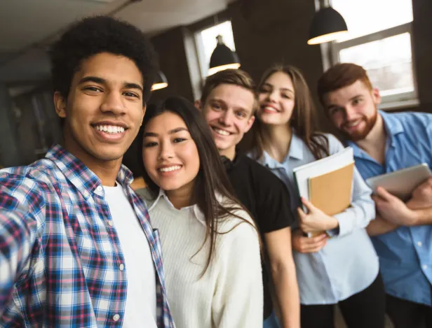 421000-étudiants-étrangers-en-france-école-de-commerce-my-french-degree
