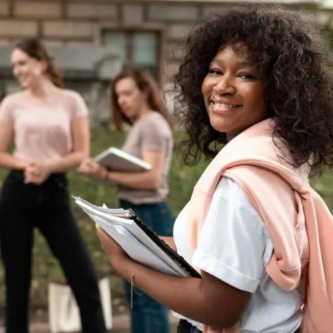 vignette-mba-communication-internationale-iscom-my-french-degree